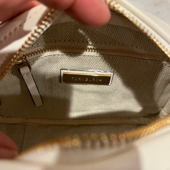 TORY BURCH NWT KIRA CHEVRON QUILTED FLORAL SMALL CAMERA BAG - Picture 8 of 9